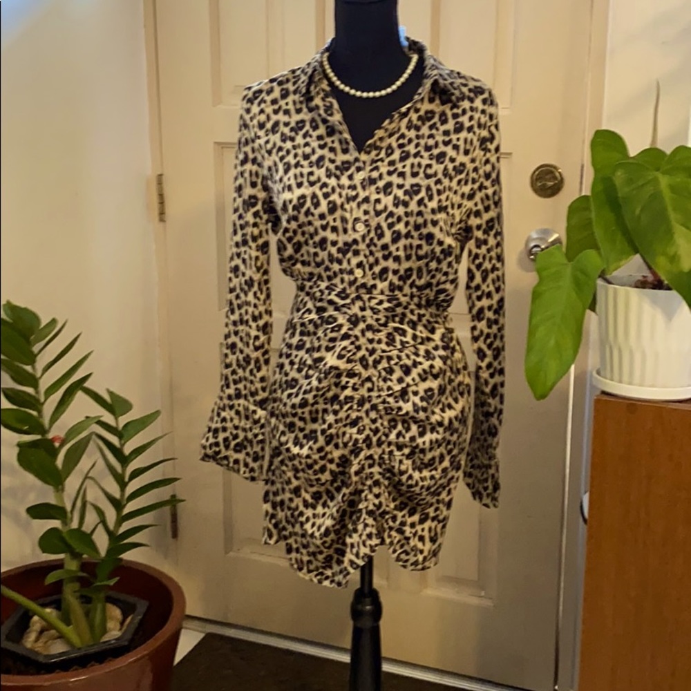 E.SSUE Leopard Dress